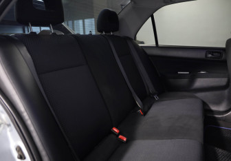 Подержанный автомобиль Mitsubishi Lancer Sedan 2006 года (17 фото)