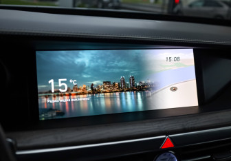 Подержанный автомобиль Genesis G90 2020 года (18 фото)