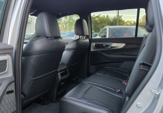 Подержанный автомобиль GAC GS8 2023 года (20 фото)