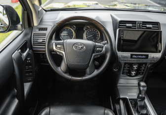 Подержанный автомобиль Toyota Land Cruiser Prado 2018 года (14 фото)