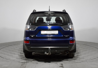 Подержанный автомобиль Mitsubishi Outlander 2011 года (6 фото)