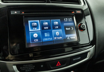 Подержанный автомобиль Mitsubishi ASX 2014 года (15 фото)