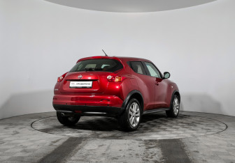 Подержанный автомобиль Nissan Juke 2013 года (5 фото)