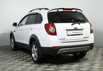 Подержанный автомобиль Chevrolet Captiva 2012 года (7 фото)