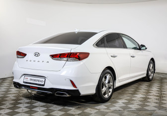 Подержанный автомобиль Hyundai Sonata 2019 года (5 фото)