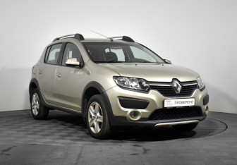 Подержанный автомобиль Renault Sandero 2016 года (3 фото)