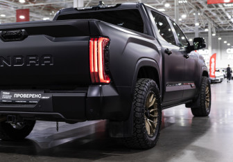 Подержанный автомобиль Toyota Tundra 2022 года (11 фото)