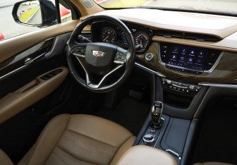 Подержанный автомобиль Cadillac XT6 2020 года (10 фото)