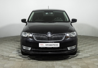 Подержанный автомобиль Skoda Rapid Liftback 2014 года (2 фото)