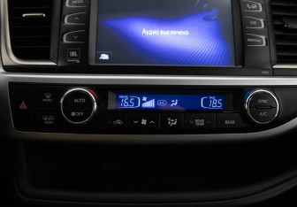 Подержанный автомобиль Toyota Highlander 2015 года (15 фото)