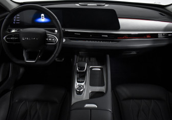 Подержанный автомобиль Chery Arrizo 8 2023 года (14 фото)