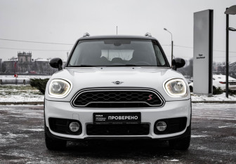 Подержанный автомобиль MINI Countryman 2018 года (4 фото)