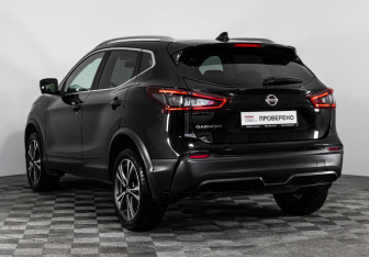 Подержанный автомобиль Nissan Qashqai 2021 года (9 фото)