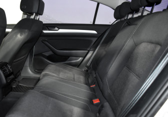 Подержанный автомобиль Volkswagen Passat Sedan 2015 года (13 фото)