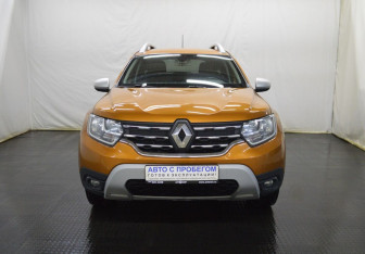 Подержанный автомобиль Renault Duster 2022 года (2 фото)