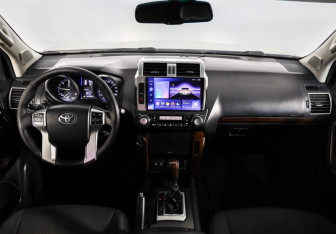 Подержанный автомобиль Toyota Land Cruiser Prado 2014 года (10 фото)