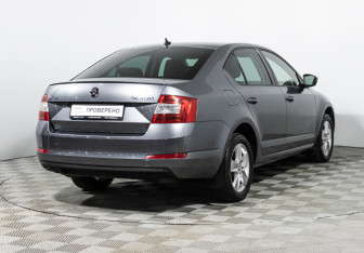 Подержанный автомобиль Skoda Octavia Liftback 2016 года (5 фото)