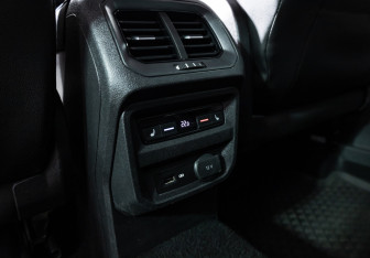 Подержанный автомобиль Volkswagen Tiguan 2018 года (19 фото)