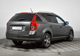 Подержанный автомобиль Kia Ceed Wagon 2010 года (5 фото)