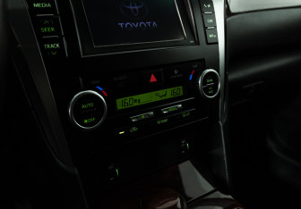 Подержанный автомобиль Toyota Camry Sedan 2014 года (16 фото)