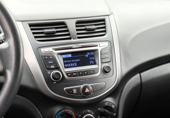 Подержанный автомобиль Hyundai Solaris Sedan 2016 года (14 фото)