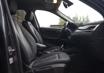 Подержанный автомобиль BMW X1 2018 года (23 фото)