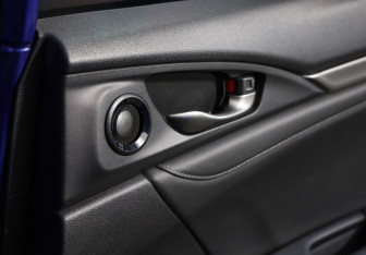 Подержанный автомобиль Honda Civic Hatchback 2017 года (20 фото)