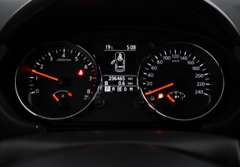 Подержанный автомобиль Nissan Qashqai 2010 года (16 фото)
