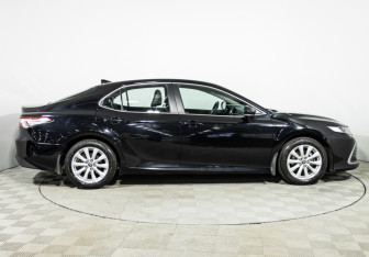 Подержанный автомобиль Toyota Camry Sedan 2021 года (4 фото)