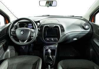 Подержанный автомобиль Renault Kaptur 2016 года (13 фото)