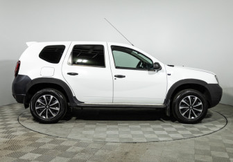 Подержанный автомобиль Renault Duster 2020 года (4 фото)