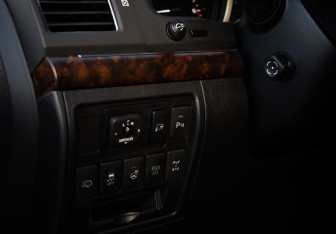 Подержанный автомобиль Toyota Land Cruiser Suv 2013 года (14 фото)