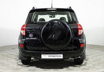 Подержанный автомобиль Toyota RAV4 2007 года (6 фото)