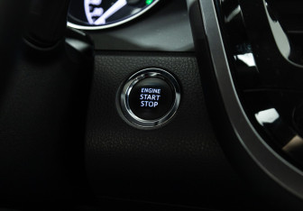 Подержанный автомобиль Toyota Camry Sedan 2021 года (18 фото)