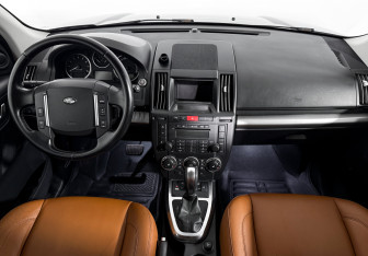 Подержанный автомобиль Land Rover Freelander 2012 года (16 фото)