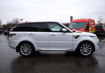 Подержанный автомобиль Land Rover Range Rover Sport 2017 года (6 фото)