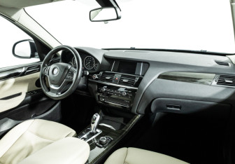 Подержанный автомобиль BMW X3 2014 года (9 фото)