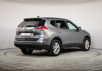 Подержанный автомобиль Nissan X-Trail 2017 года (5 фото)