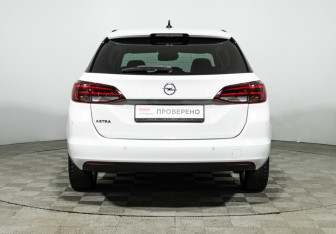 Подержанный автомобиль Opel Astra Wagon 2019 года (6 фото)