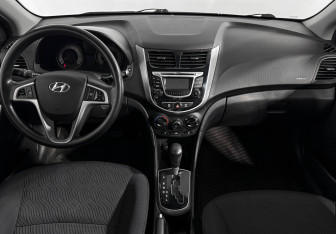 Подержанный автомобиль Hyundai Solaris Sedan 2013 года (14 фото)