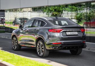 Подержанный автомобиль Geely Tugella 2023 года (8 фото)