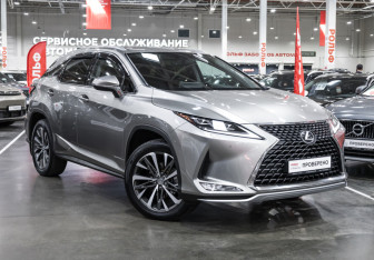 Подержанный автомобиль Lexus RX 2020 года (5 фото)