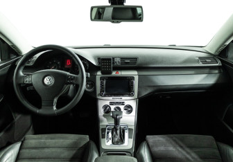 Подержанный автомобиль Volkswagen Passat Wagon 2006 года (13 фото)