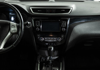 Подержанный автомобиль Nissan Qashqai 2016 года (14 фото)