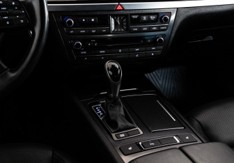 Подержанный автомобиль Hyundai Genesis 2016 года (18 фото)