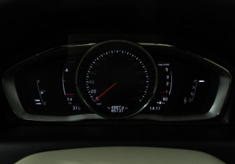 Подержанный автомобиль Volvo XC60 2016 года (12 фото)