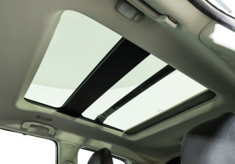 Подержанный автомобиль Nissan Pathfinder 2014 года (15 фото)