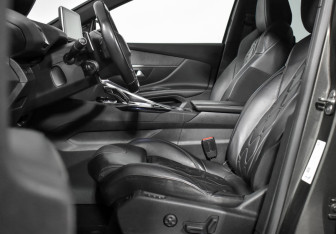 Подержанный автомобиль Peugeot 5008 Suv 2019 года (10 фото)