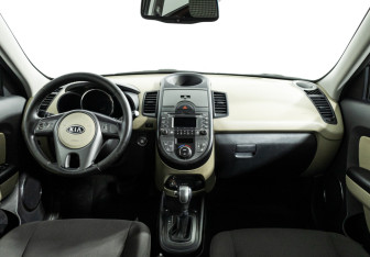 Подержанный автомобиль Kia Soul 2011 года (13 фото)