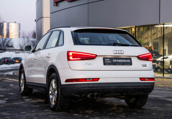 Подержанный автомобиль Audi Q3 2016 года (9 фото)